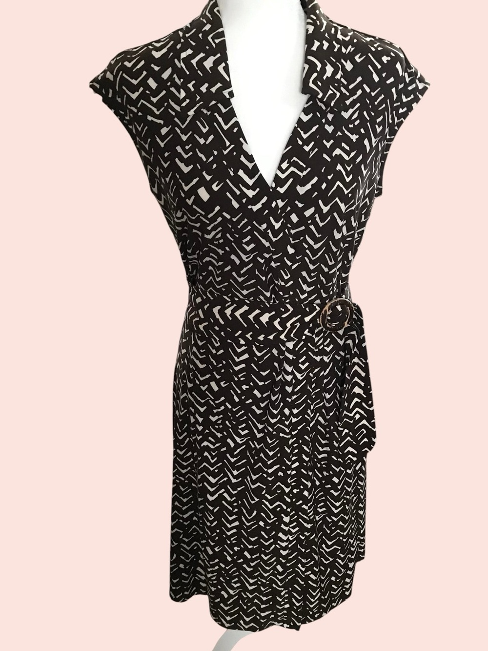 CHAPS. Easy Wear, Easy Care Jersey Knit Dress. Light weight, Size L. $18.